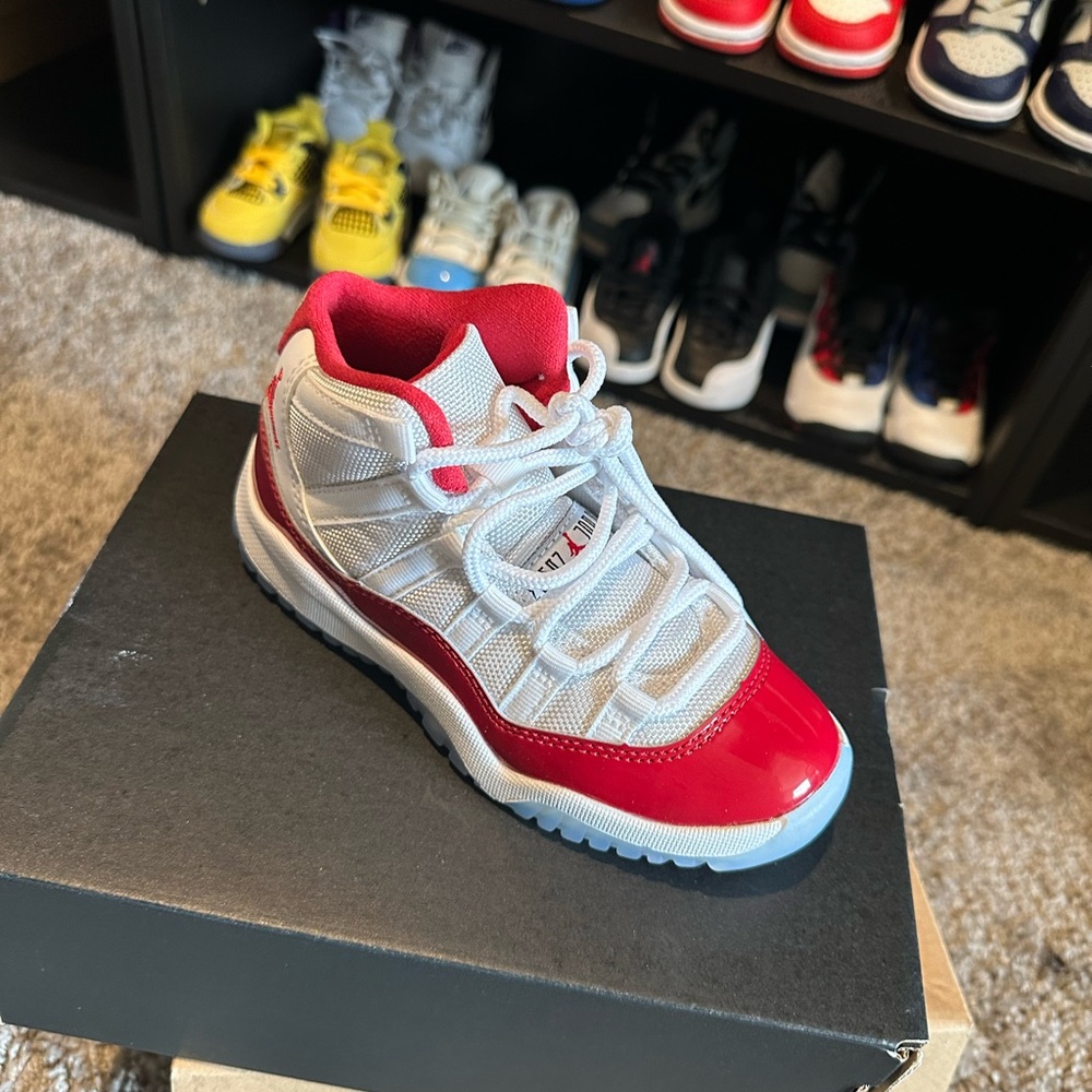Jordan 11 cherry